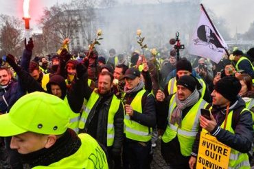 Rising energy costs: Is the yellow dress protest taking place across Europe now?  - Business