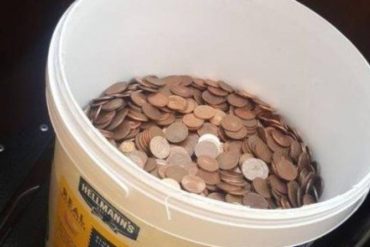 Man quits his job and pays thousands of coins in a bucket of mayonnaise |  Extraordinary world