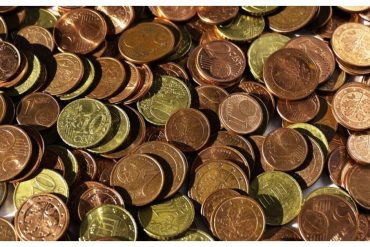 Ireland pays his final salary in 7,100 five cent coins