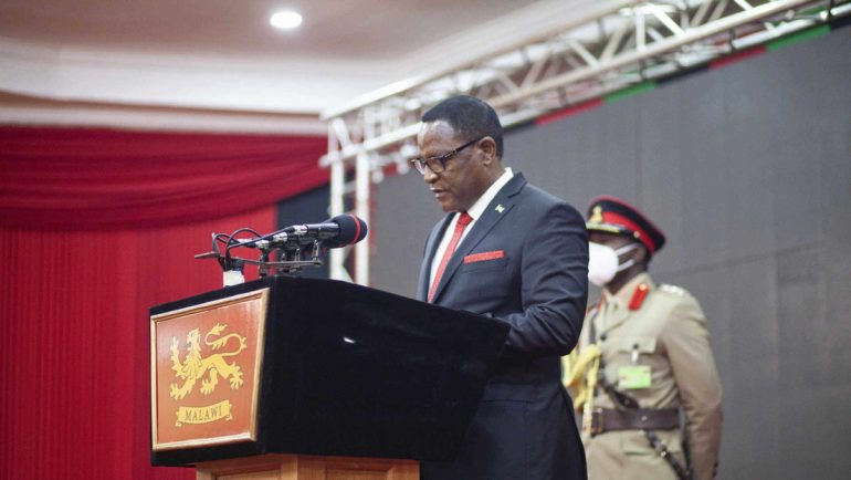 "Paguen o mueran con nosotros": el presidente de Malaui asegura que los países ricos no han cumplido lo pactado en la lucha contra el cambio climático