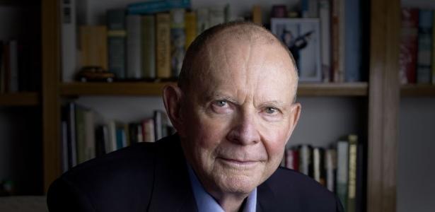 South African writer Wilbur Smith dies at 88 - 11/13/2021