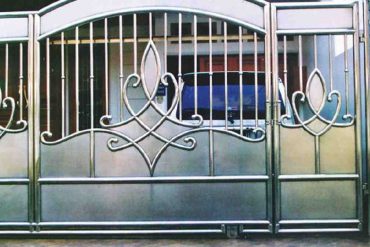 The minimalist stainless gate becomes a choice with a variety of features
