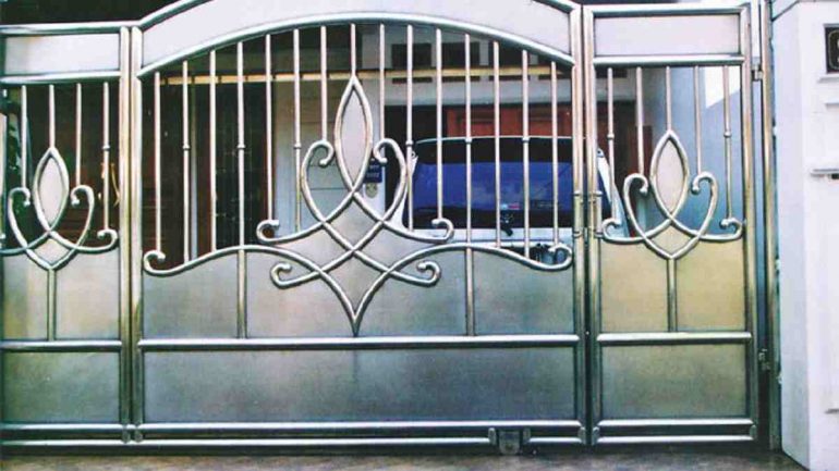 The minimalist stainless gate becomes a choice with a variety of features