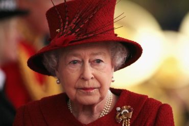 Queen Elizabeth cancels trip to Ireland  Doctors: "He should rest"