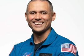 Anil Menon NASA: The first space station, the Moon, will go to Mars from there;  NASA selects Anil Memon - Marathi News |  NASA has selected Indian-born Dr Anil Menon as an astronaut for future missions to the moon and Mars.