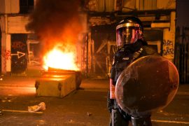 Molotov cocktails against police: Unionists in Northern Ireland ignite Belfast