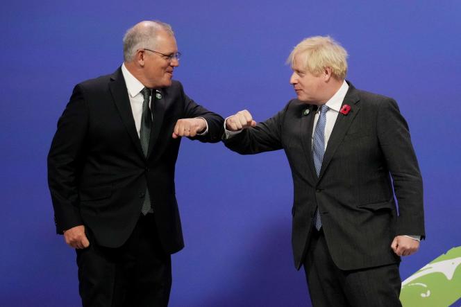 Australian Prime Minister Scott Morrison and his British Prime Minister Boris Johnson on November 1, 2021 in Glasgow, Scotland.