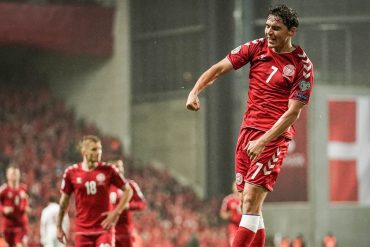 Irland gegen Dänemark: Der dänische Bundesligaprfoi Robert Skov feiert sein Tor zum 1:0 beim 6:0-Kantersieg gegen Gibraltar in Kopenhagen. 