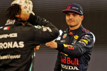 Bookmaker considers Verstappen and Hamilton to be F1 Champions of 2021