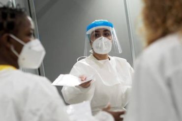 Cheat: "Two doses are like no wax".  Istituto Superiore di Sanità denies it