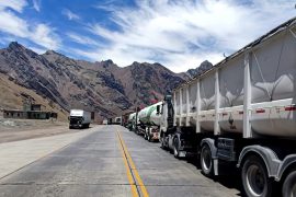 Kovid checks cause queue of about 2,000 trucks on the border between Argentina and Chile |  The world