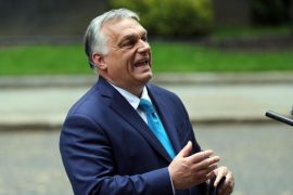 International: Orban defends kneeling Irish Boeing