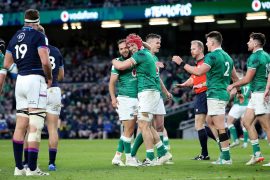 Ireland (26-5) put pressure on France, beating Scotland
