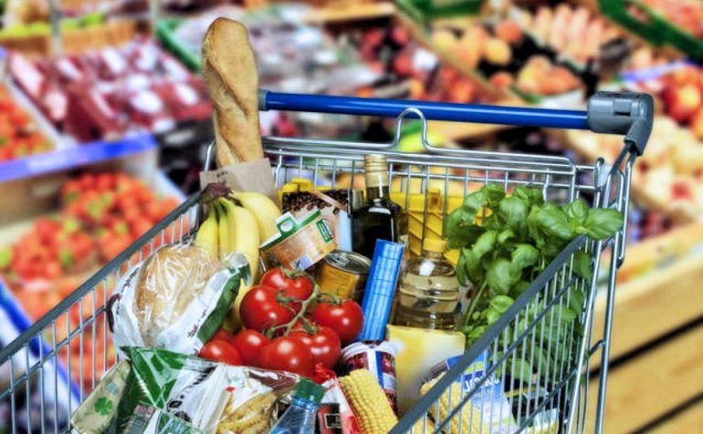 Food labels in the shopping cart?  90% of people see them regularly
