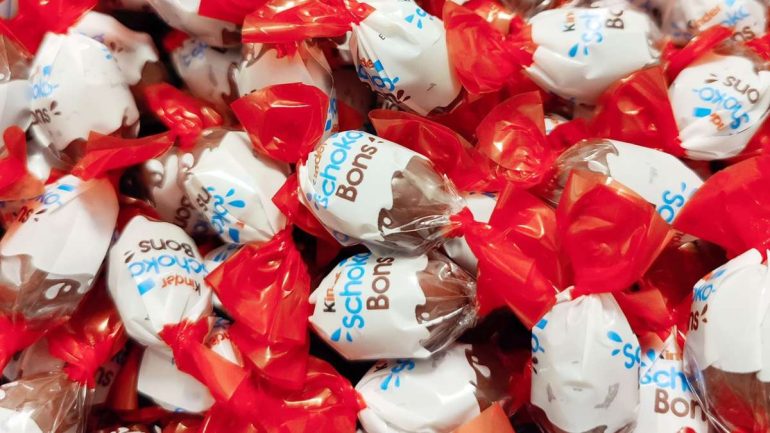 Knapp zwei Wochen vor Ostern ruft Ferrero in Deutschland einige Chargen verschiedener Kinder-Produkte zurück - darunter Schoko-Bons mit einem Mindesthaltbarkeitsdatum zwischen Mai und September 2022. Foto: Laurie Dieffembacq/BELGA/dpa