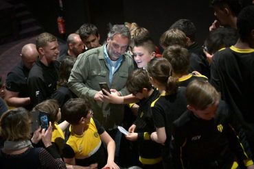 Toulouse coach Ugo Mola meets young rugby players at Albie