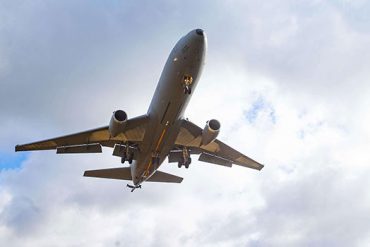 Ireland: A plane turns to change co-pilot
