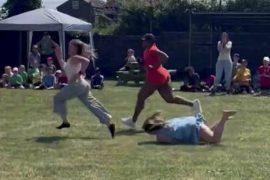 In England, a woman fell while running in a competition invited by her daughter