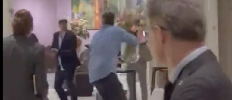 Discover beautiful pictures of armed robbers exploding in broad daylight at the Maastricht Art Fair in the Netherlands this morning - Video