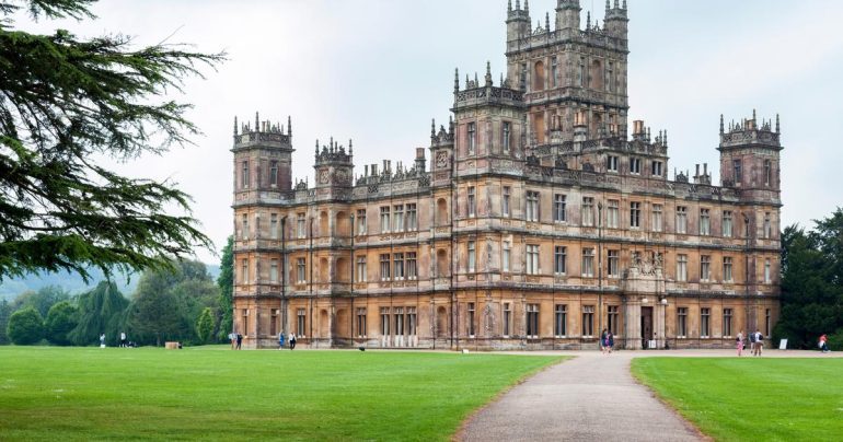 Downton Abbey, Game of Thrones, Peeky Blinders ... Following in the footsteps of five successful series in the UK