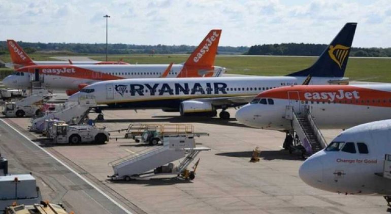 Low cost strike: Ryanair, Volotea, EasyJet and Malta Air planes crashed on June 25.  The Irish company was fined