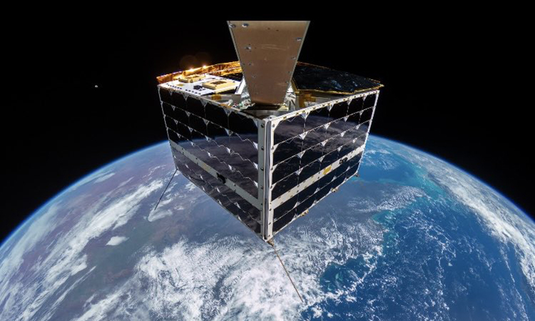 Satellites fly 550 km above Earth and take selfie videos

