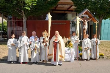 Pfarrer Jürgen Rieger hielt den festlichen Gottesdienst zum Brigidafest in Neukirch. Foto: Keller