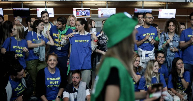 Ryanair employees are once again calling on the company to "respect the labor law" - Liberation