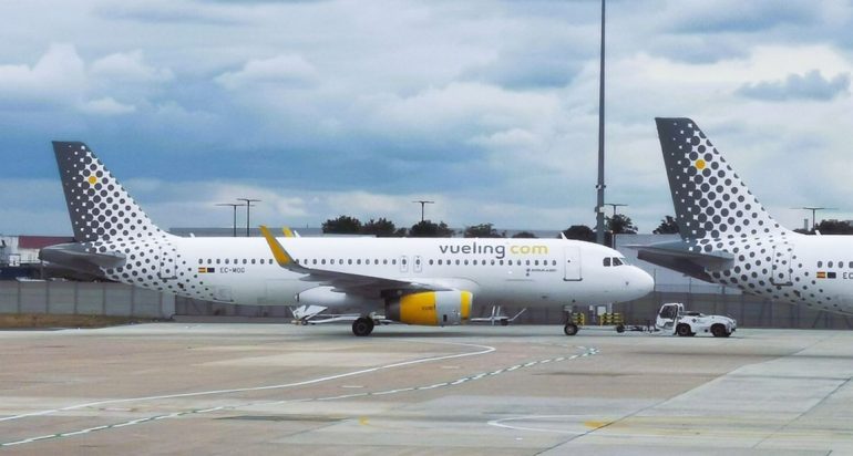 Asturias, Cairo and Shannon leave Orly with Vueling