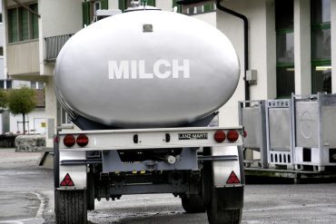 EU milk production down - Swiss farmer