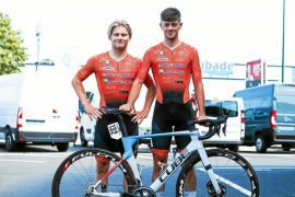 Cycling.  AGLO TOUR: Becoming a pro, the dream of young foreign amateurs competing in France - Cycling