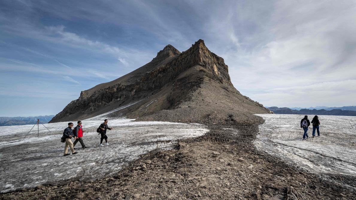 Melting glaciers reveal Swiss pass buried for at least 2,000 years (photos)

