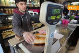 Buenos Aires: Swapping Food for Clothes: Inflation in Argentina at 70 Percent