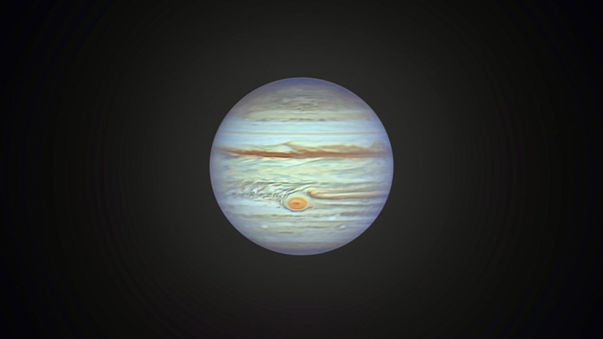 The photographer says the stunning image of Jupiter is a composite of 600,000 images

