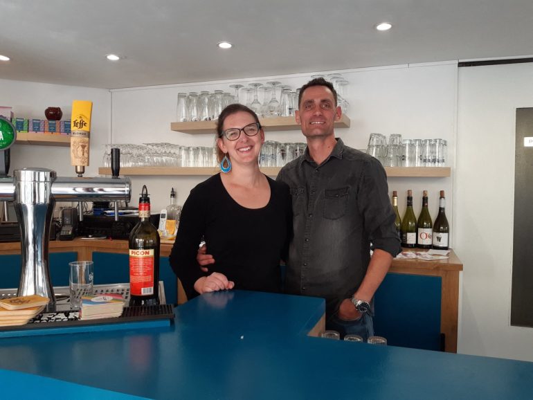Tiphaine et Sébastien Périn sont les nouveaux gérants du bar restaurant le Saint-Florent, du Mont Glonne.