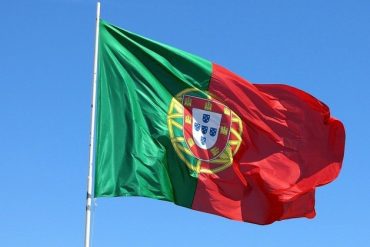 Novo visto de trabalho para brasileiros em Portugal passa a valer neste domingo (30)