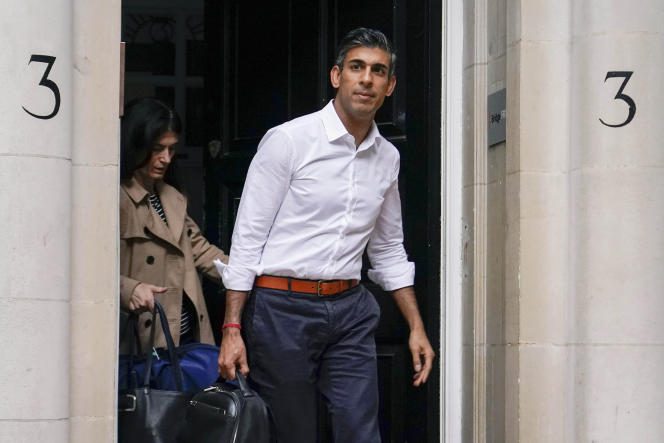 Conservative Party presidential candidate Rishi Sunak left his campaign seat in London on 23 October 2022.