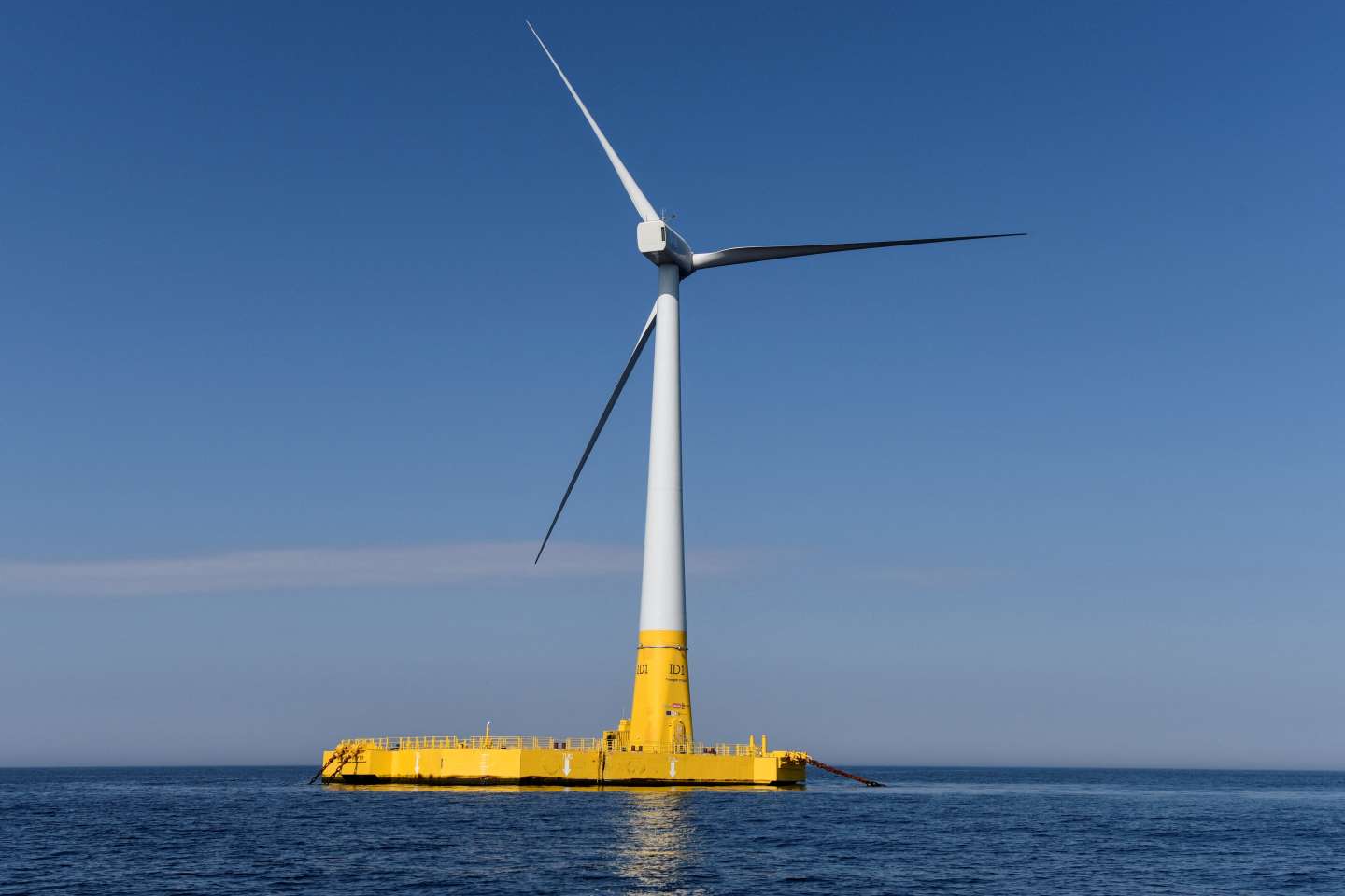 Abandonment of a floating wind turbine pilot project from Morbihan

