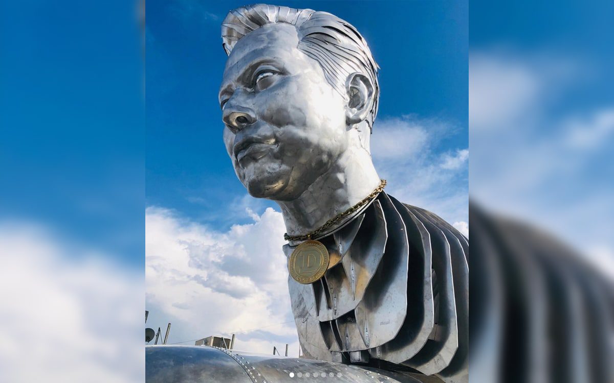 Elon Musk statue